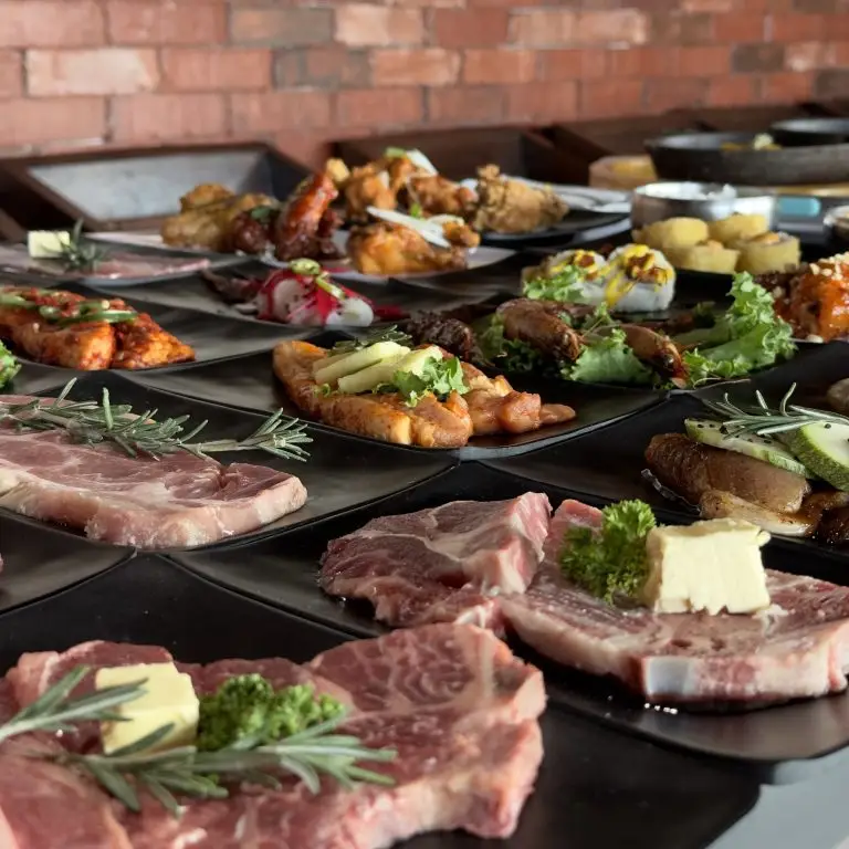 Parrilla coreana en mesa con cortes Premium en Won Korean BBQ